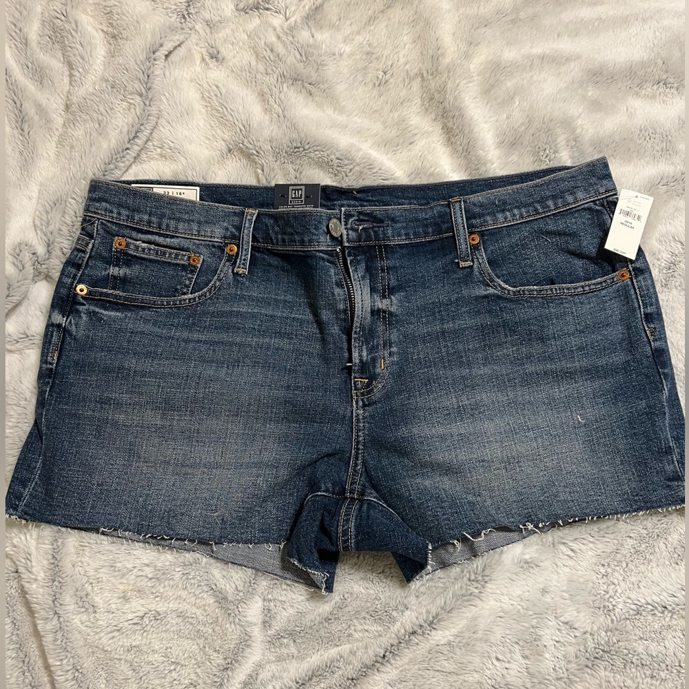 NWT Gap denim shorts 33/16R